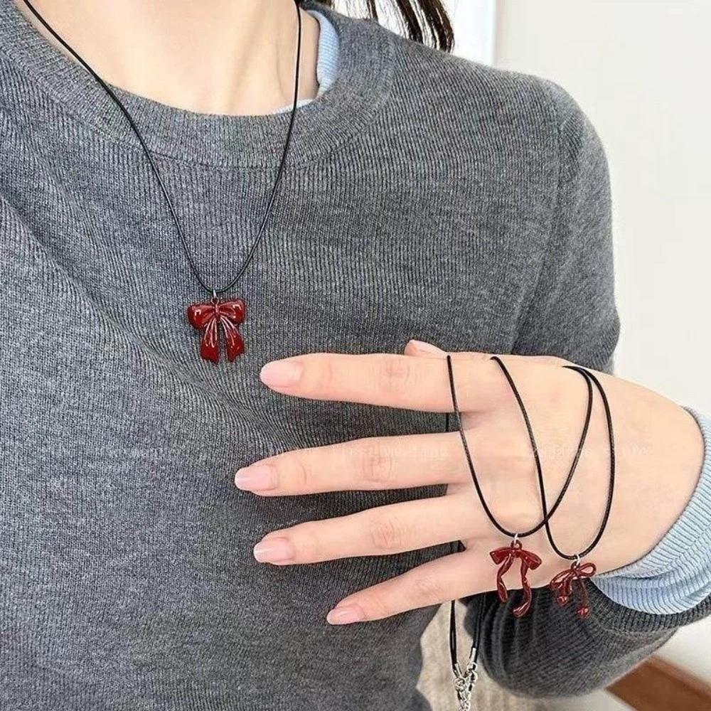 Sweet Bowknot Pendant Necklace Red Cool Leather Rope Necklace Pure Desire Style Dripping Oil Design Clavicle Chain Women