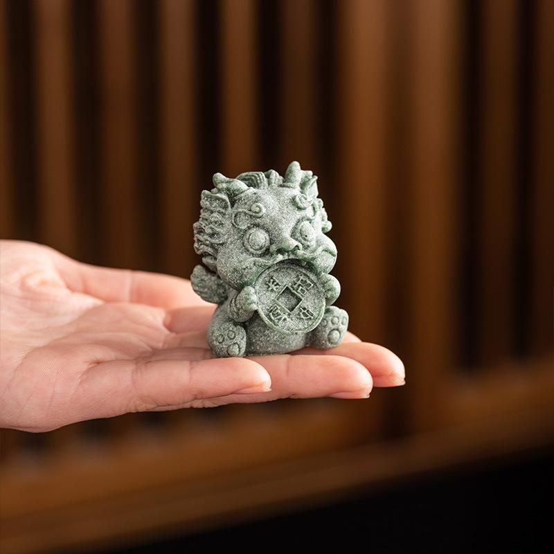 Green Sandstone Lion Beast Tea Pet Yixing Can Be Used To Raise Tea and Play with Ornaments Cute Tea Set Accessories Holiday Gift