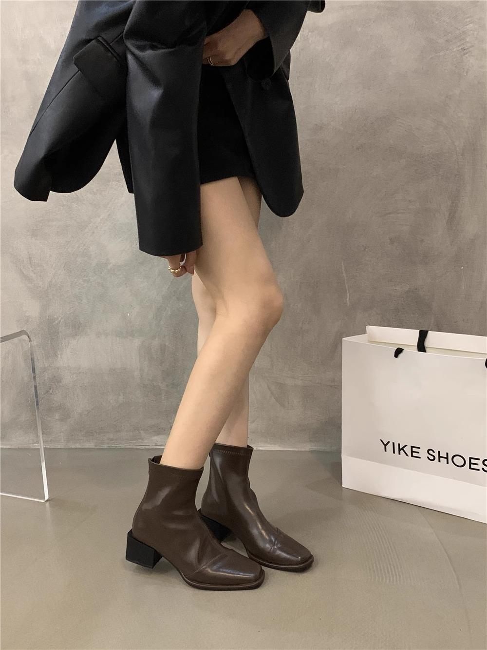 

Вінтажні жіночі ботильйони з квадратним носком Нові модні 2024 року, елегантні туфлі з м’якої шкіри, осінь-зима, жіночі короткі черевики на середньому каблуці 39 коричневий