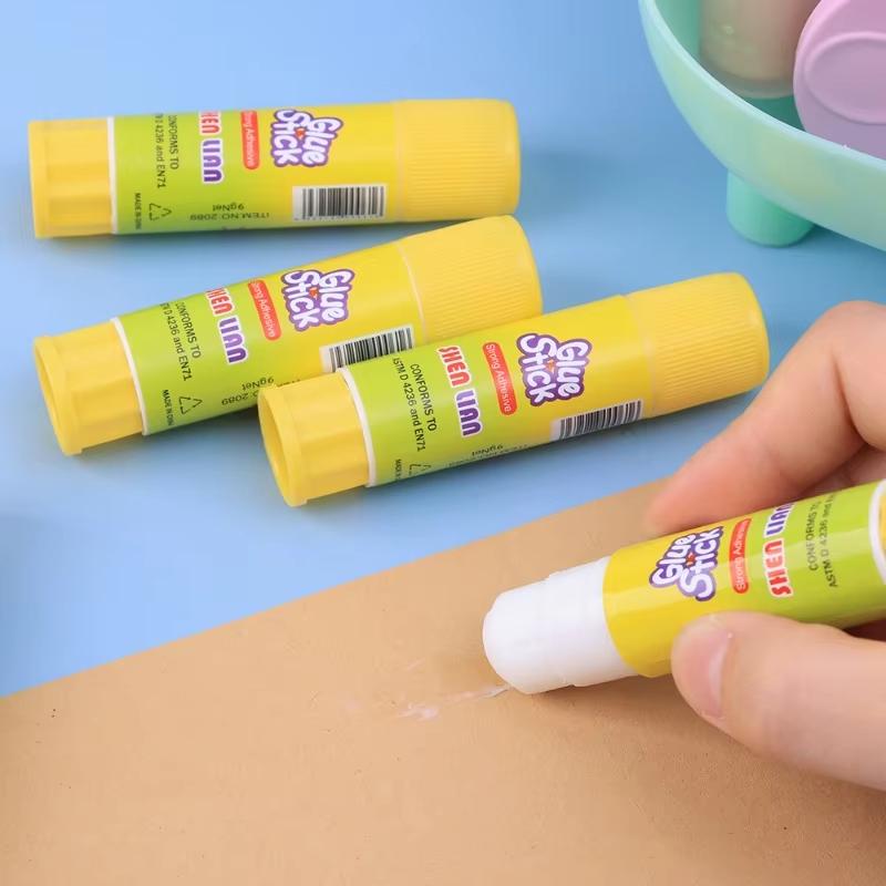 Vysokoviskozitní tuhé lepidlo v tyčince kancelářské školní potřeby lepidlo v tyčince vhodné pro DIY umění papír karta foto papírnictví