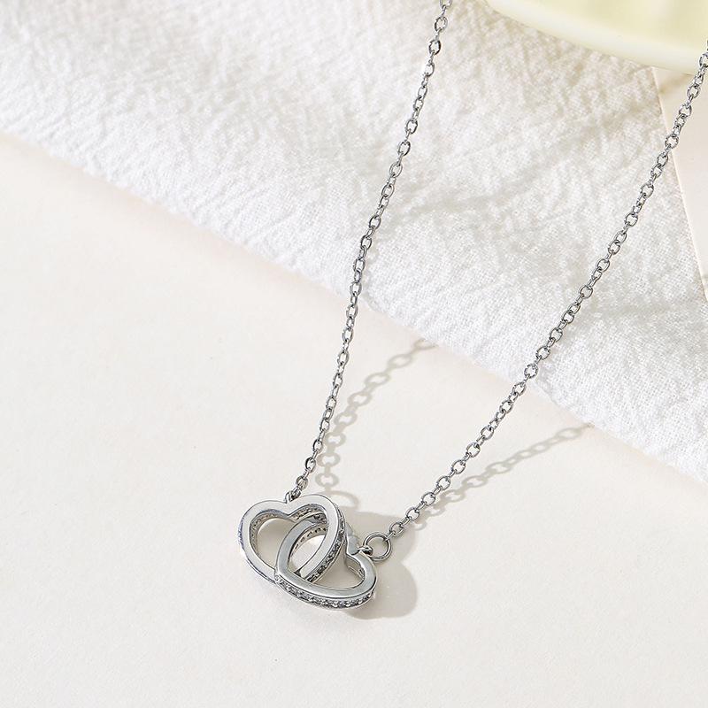 Titanium Steel Non-fading Necklace - European & American Style, Light Luxury, Versatile Korean Fashion, Perfect for Women and Girlfriend Gifts.