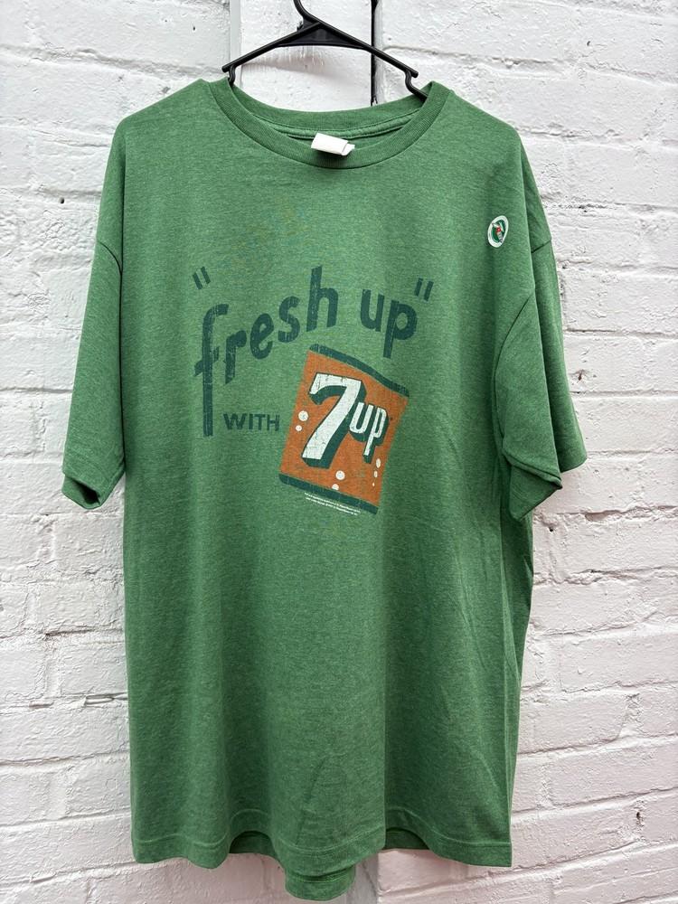 

7UP Shirt Mens XL Green Fresh Up Soda Logo Graphic Tee T-Shirt Dr Pepper 2007 Unisex T-Shirt XXXL