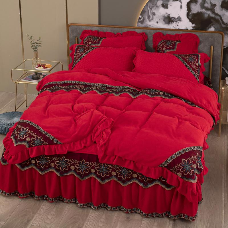 220g Quilted Bed Skirt Set: Warm Milk Velvet with Lace Embroidery (Four Pieces)