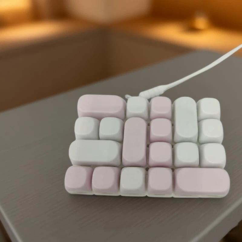 Mini 24 Keyboard Keychain Color Block Keycap Set Lovely Girly Style Purse Charm Nice Gift for Classmates Friends