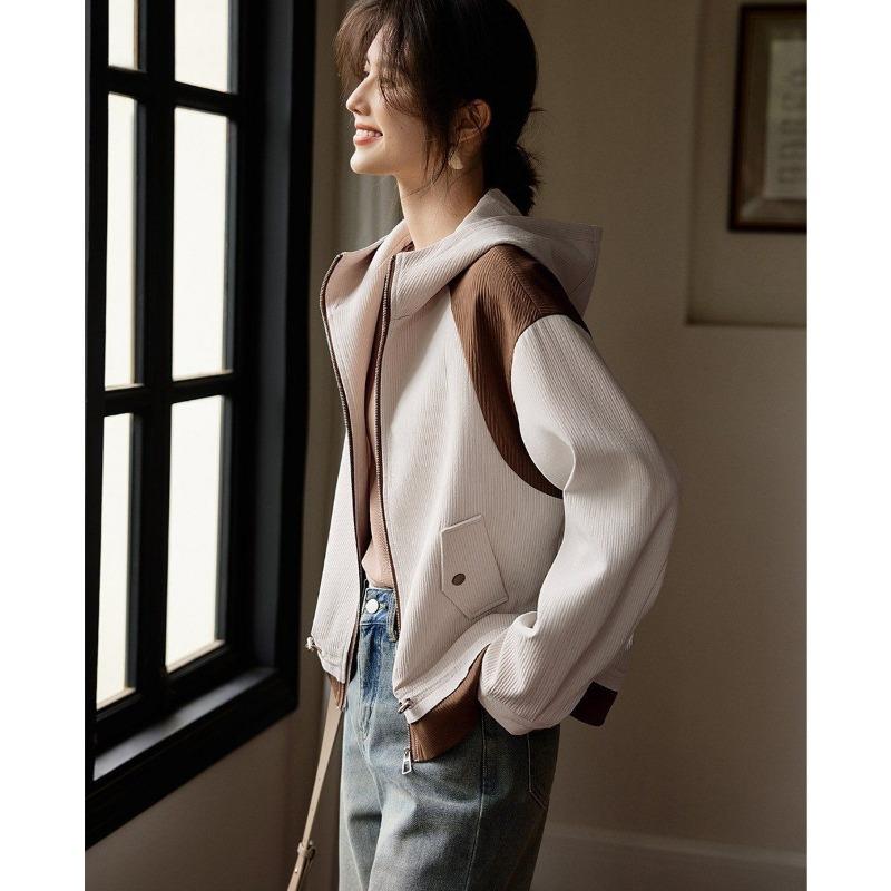 Must-Have de toamnă: Jachetă cu glugă de mărime plus la modă și slăbitoare cu design color block pentru femei