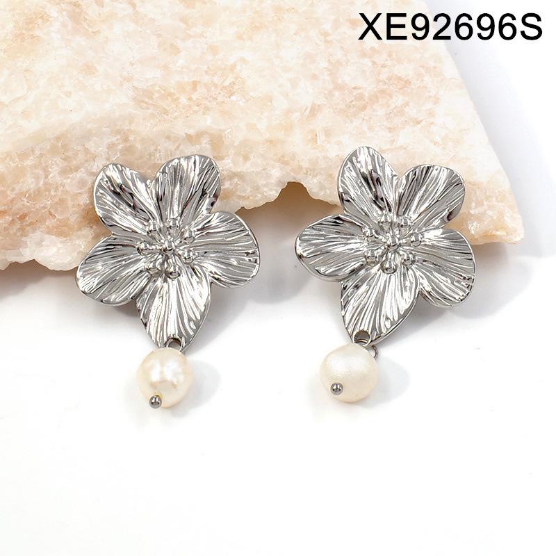 Camellia Floral French Retro Large Hoop Titanium Steel Earrings