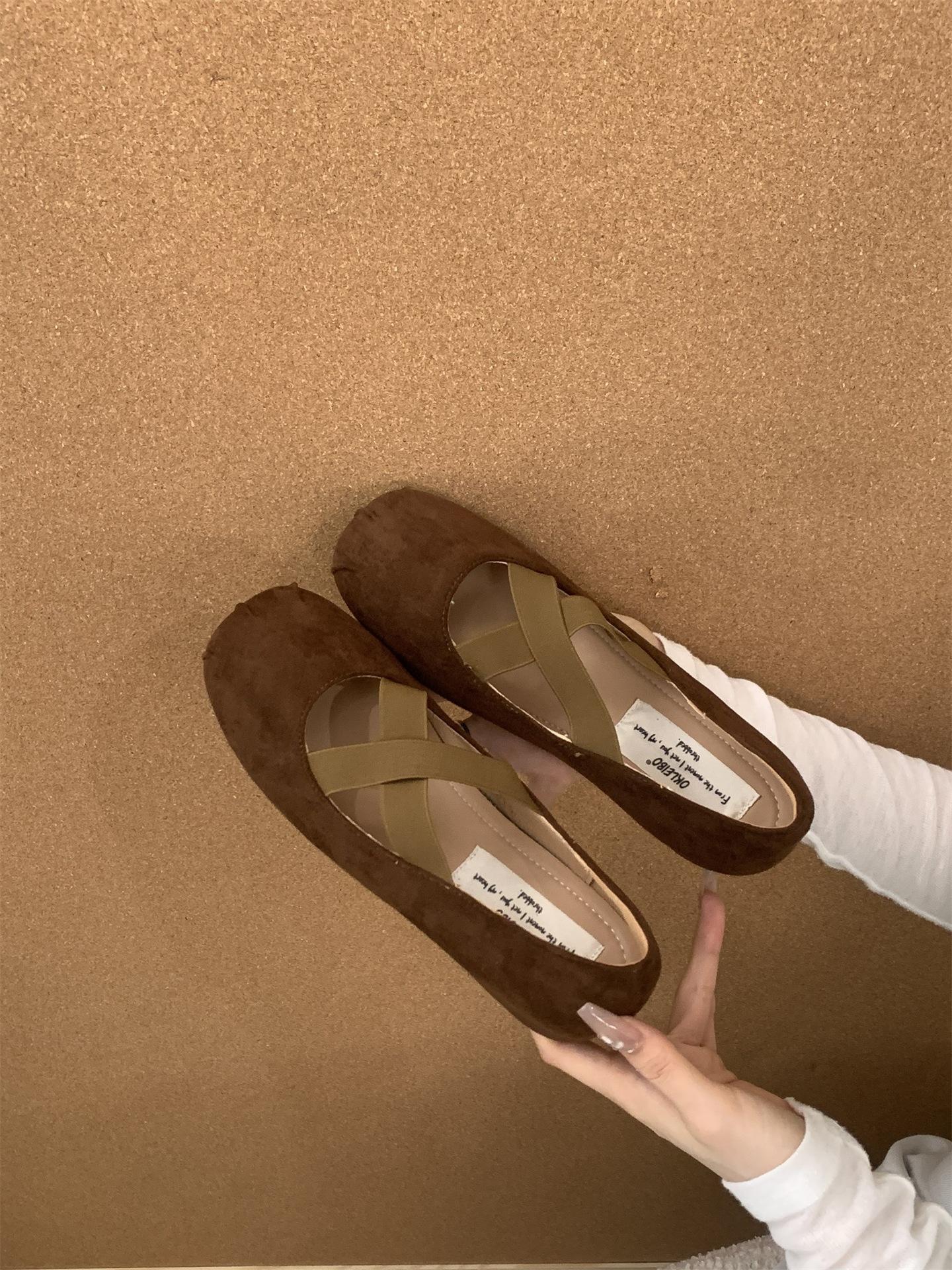 

Vintage inner heightening ballet shoes women s 2025 new pleated evening French gentle single shoes cross Mary Jane shoes 39 коричневый