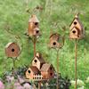 Estacas de jardín para pajareras, casa para pájaros de metal con poste, casas grandes para pájaros para patio, patio, decoración de jardín al aire libre, postes de cobre para pajareras