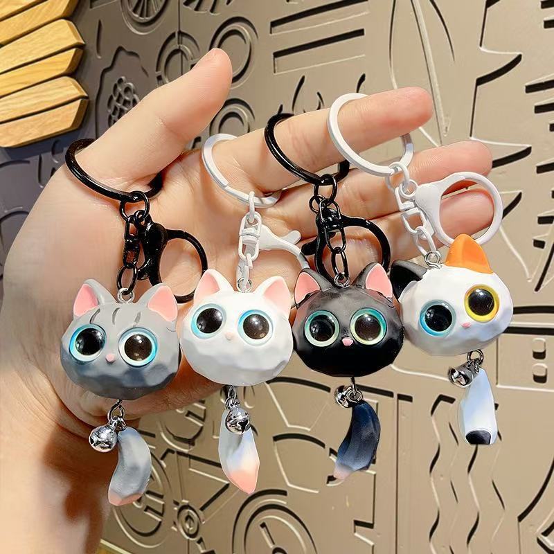 Japanese Style Cartoon Cat Keychains Artificial Resin Cat with Small Bell Girl's Keychains Gift for Friends