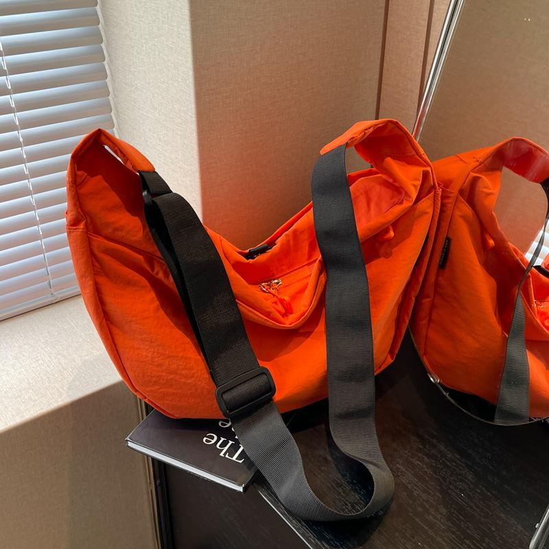 Oxford Fabric Shoulder Bag for Women New Large Capacity Casual Versatile Pendular Crossbody Bag