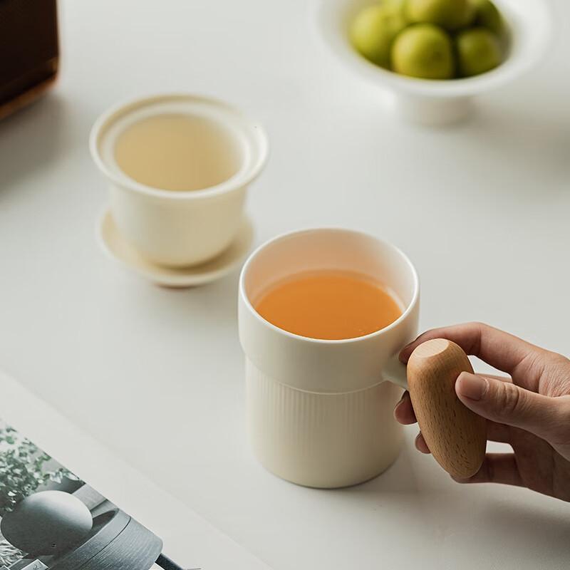 Qingyu Ceramic Tea Infuser Mug