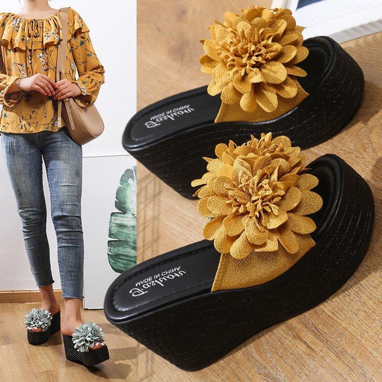 New European and American one-word muffin slippers wedge heel thick bottom large size high heel cool slippers
