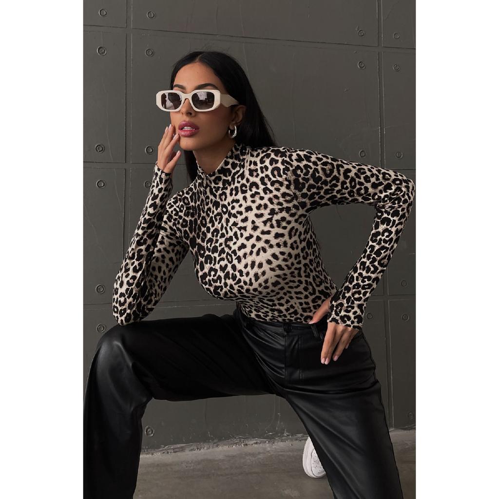 Schwarzer Damen-Body mit Fingerdetail