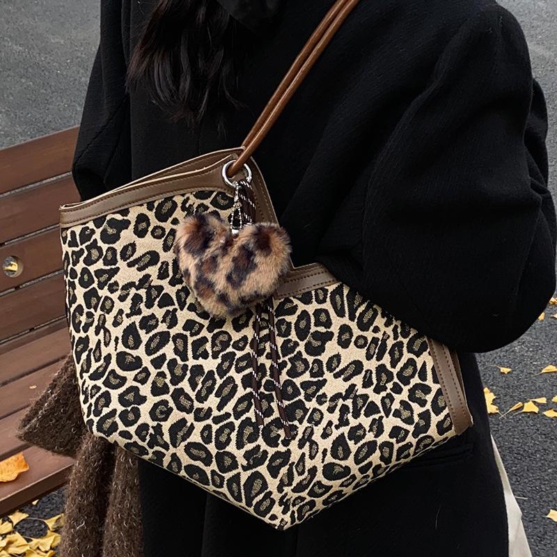 Popular Leopard Print Bag New Trendy Fashion Tote Bag Women Ins High-quality Texture One-shoulder Handbag