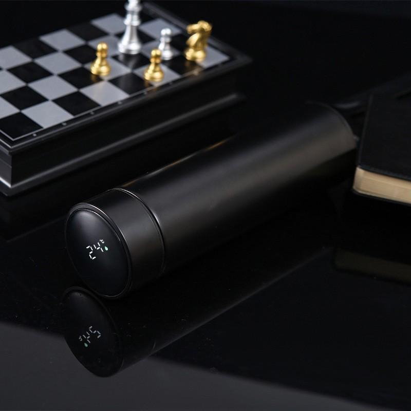 Smart termosmugg i 304 rostfritt stål: Dubbelväggig vakuumdesign med temperaturdisplay, idealisk för affärs- och kontorsbruk, anpassningsbar logotyp.