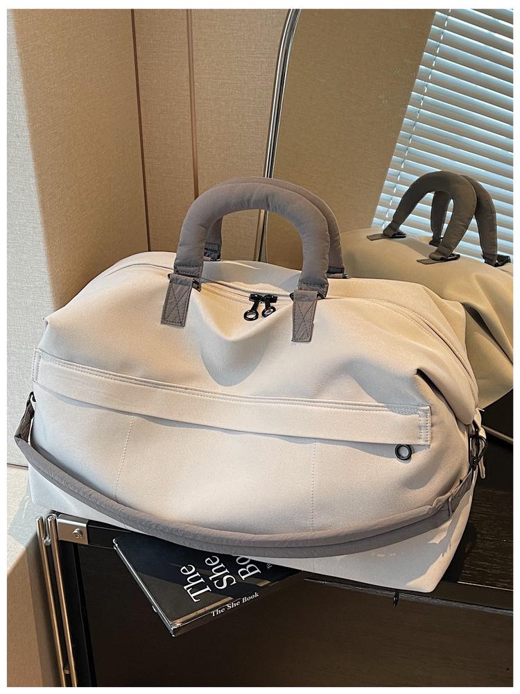 Women's Lightweight Carry-On Travel & Sports Bag - Large Capacity