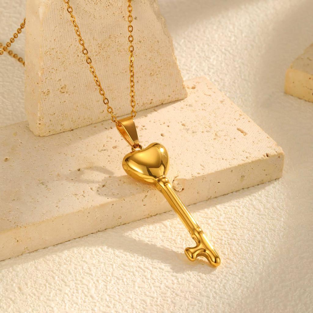 Stainless Steel Hollow Key Pendant Gold Necklace Women'S Fashion Accessories