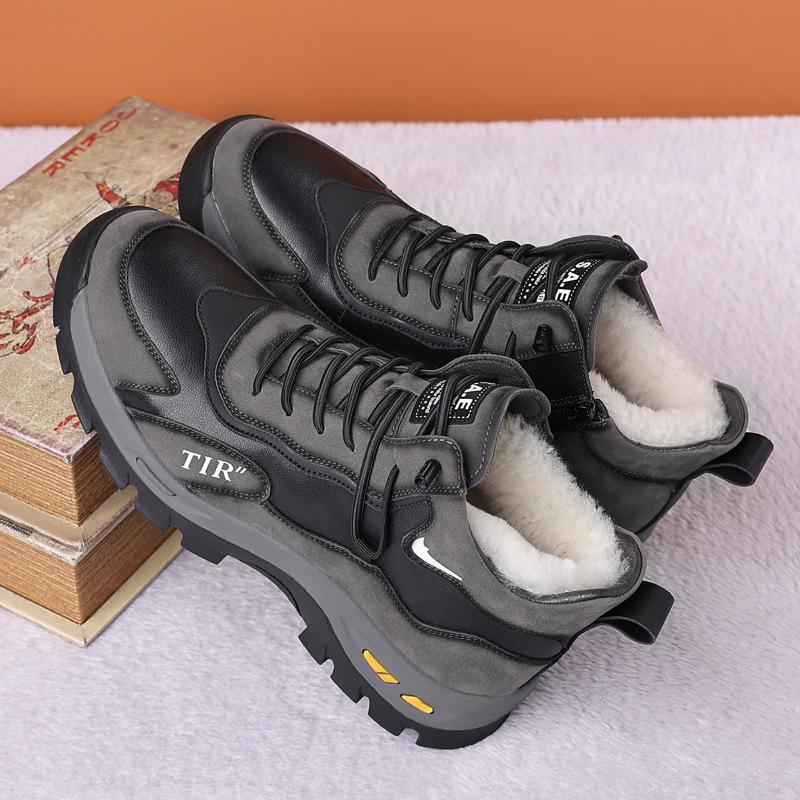 Northeast Men s Winter High-Top Warm Sports Shoes Thick-Soled Cotton Leather Size 43 черный серый 7240₽