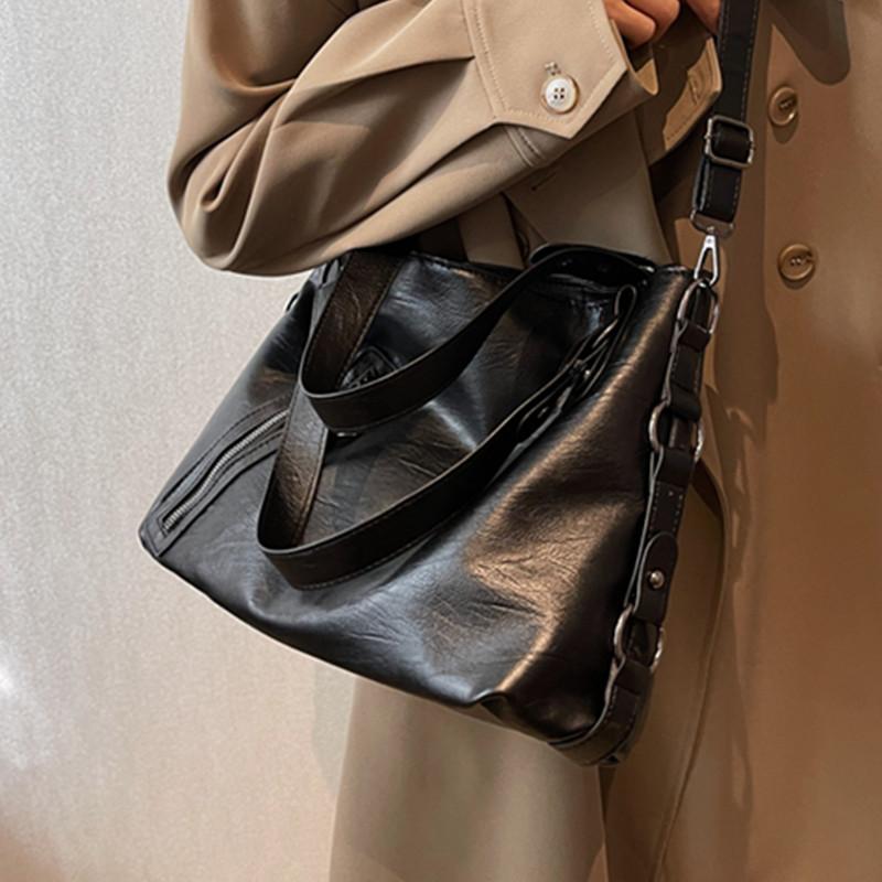 Women's Large Soft Leather Shoulder Handbags 2023 Big Size Designer Crossbody Bag All Match Tote Bag Female Casual Messenger Bag