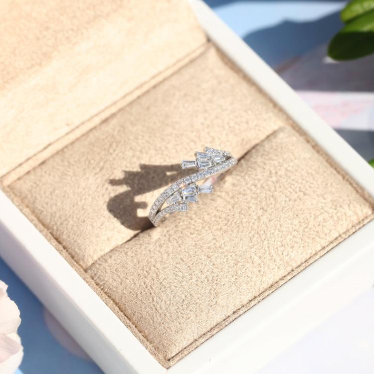 White Gold Diamond Ring Niche Design Set Diamond Ring Fashion All Purpose Commuter Ring