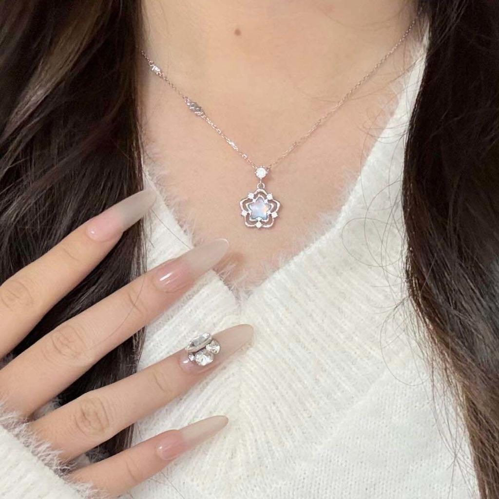 Fashion Necklace Women's Light Luxury Niche Design Clavicle Chain Valentine's Day Gift for Girlfriend