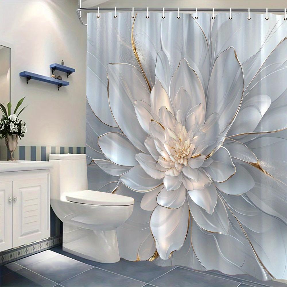 Luxusní bílý květinový sprchový závěs, Zlaté akcenty, Detailní kvetoucí design, Hladké okvětní lístky, Elegantní okraje, Moderní koupelny