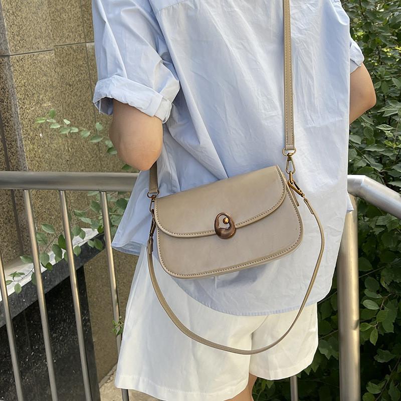 IELGY Texture Ladies Messenger Bag Temperament Underarm Bag Fashionable All-Match Simple Shoul
