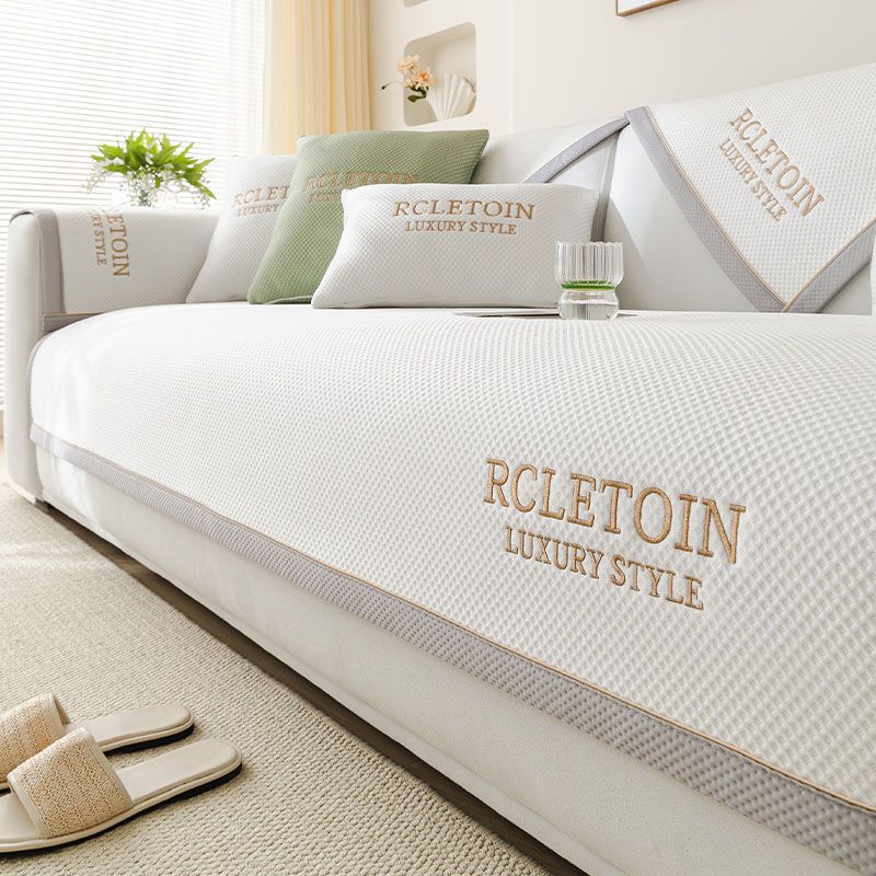 Летняя маленькая решетчатая подушка для дивана из ледяного шелка с вышитыми буквами — фото 7