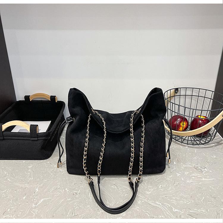Bag Women's Retro Autumn and Winter Suede Chain Drawstring Tote Bag Trendy Fashion Commuter Bag Simple Crossbody Bag