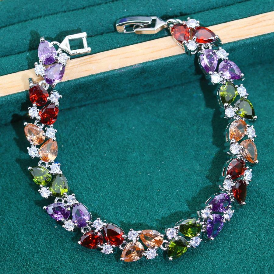 

Европейский и N Seiko Light Luxury Treasure Новый браслет Квадратный конфетный микро инкрустированный роскошный браслет Циркон ювелирные изделия