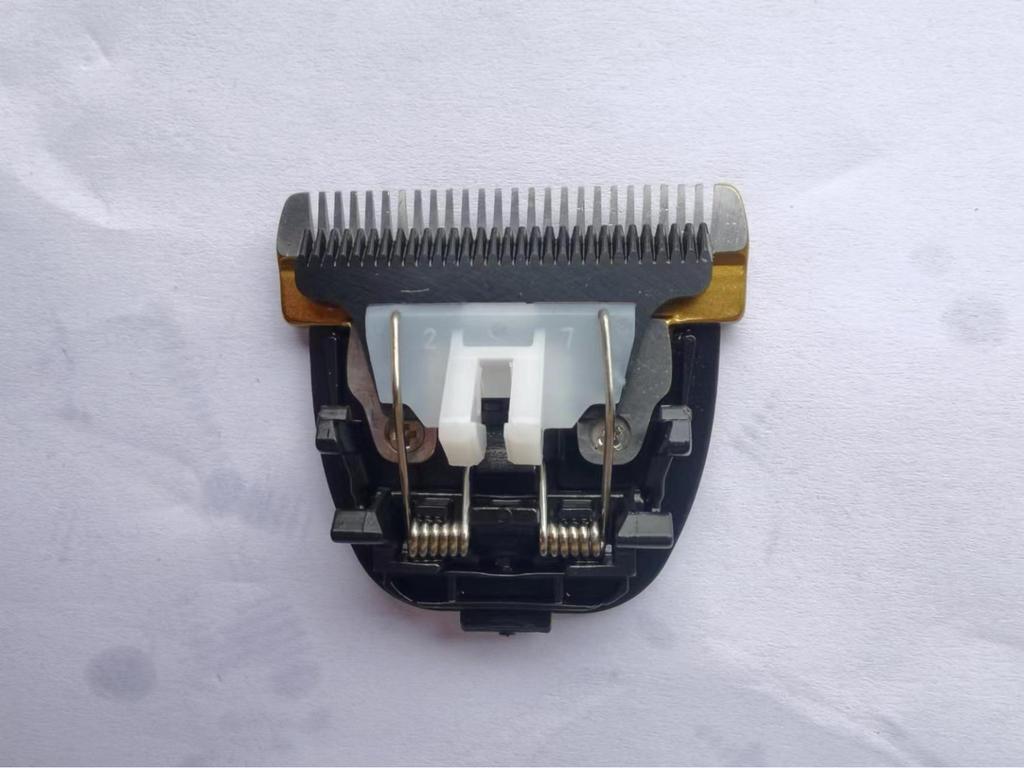 Electric Hair Clipper with Ceramic Blade, 26 Teeth, Low & Short Foot Design, No Hair Stuck