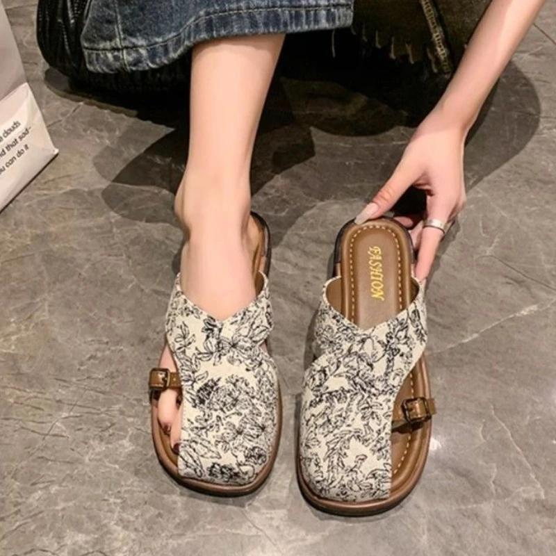 Fashion Outside Shoes With Heel New Fashion Designer Women's Slippers and Ladies Sandals Luxury Cheap Liquidation 2025 Trend Pvc Slides