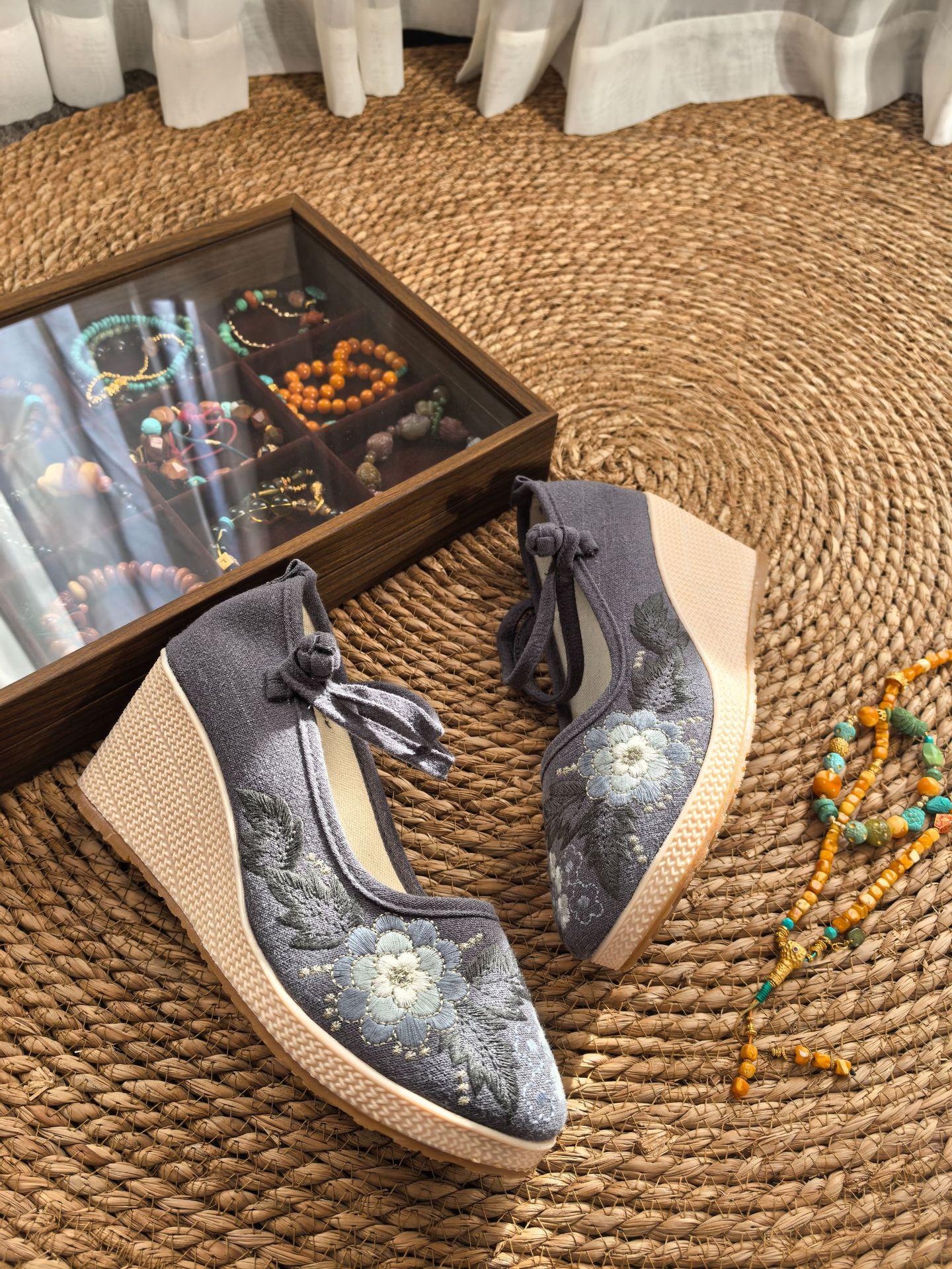 

Женские туфли Мэри Джейн без застежек, удобные балетки на плоской подошве, повседневные туфли для ходьбы с ремешком на щиколотке, вышитые рабочие туфли на плоской подошве для женщин, модельная обувь 40 серый