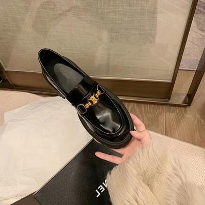 Version cuir de vache~ Mocassins à plateforme en cuir pour l'hiver 2024 pour femmes, en velours chaud, rétro britannique à bout rond, petites chaussures en cuir pour femmes