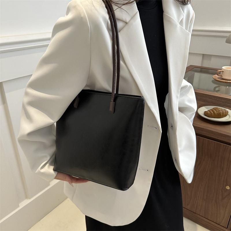 Wholesale Trendy Versatile High-end Underarm Single Shoulder Bag Women 2024 Spring Fashion Large Capacity Tote Bag