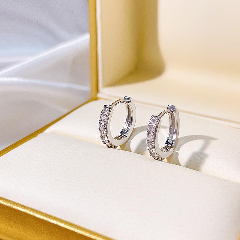 2023 Spring/Summer Minimalist Diamond Earrings: Stylish, Versatile Luxury Round Earring for Women
