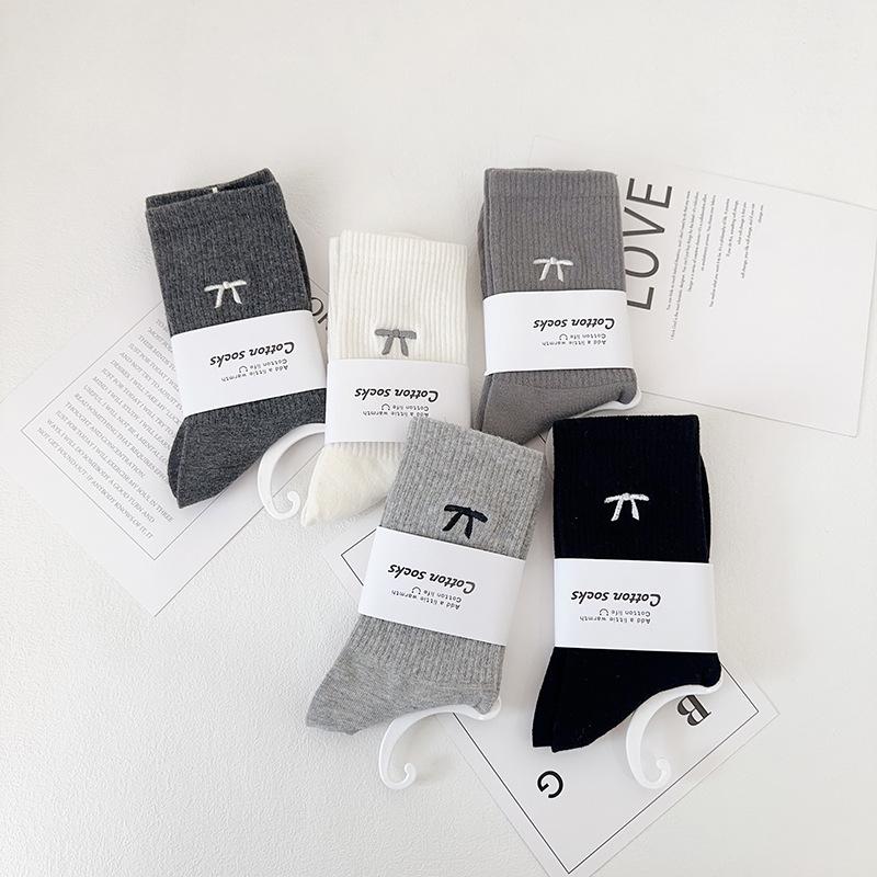 Women's Spring and Autumn New Embroidered Bowknot Mid-tube Socks Combed Cotton Women's Socks