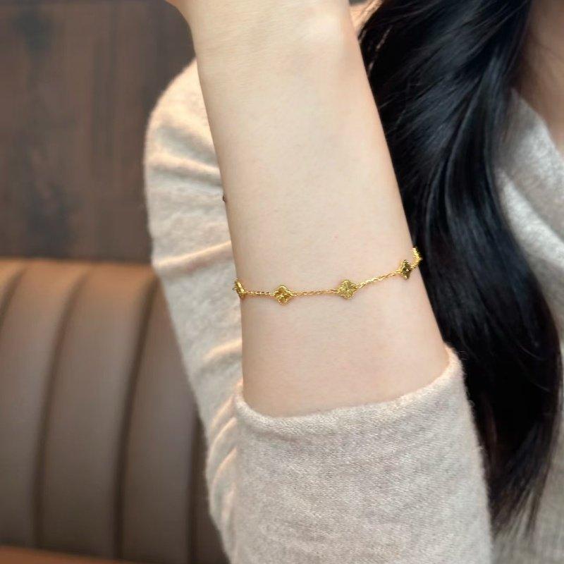 Women's Light Luxury Versatile New Chinese Clover Bracelet