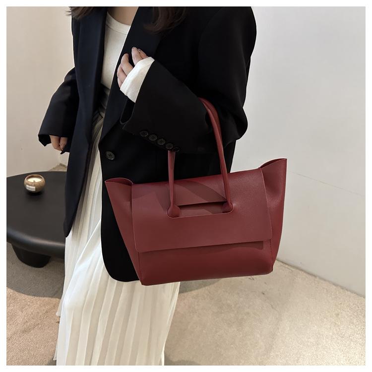 Large Capacity Tote Bag for Women Soft Faux Leather Shoulder Handbag Stylish Commute Bag Trendy Daily Outing Purse KTB