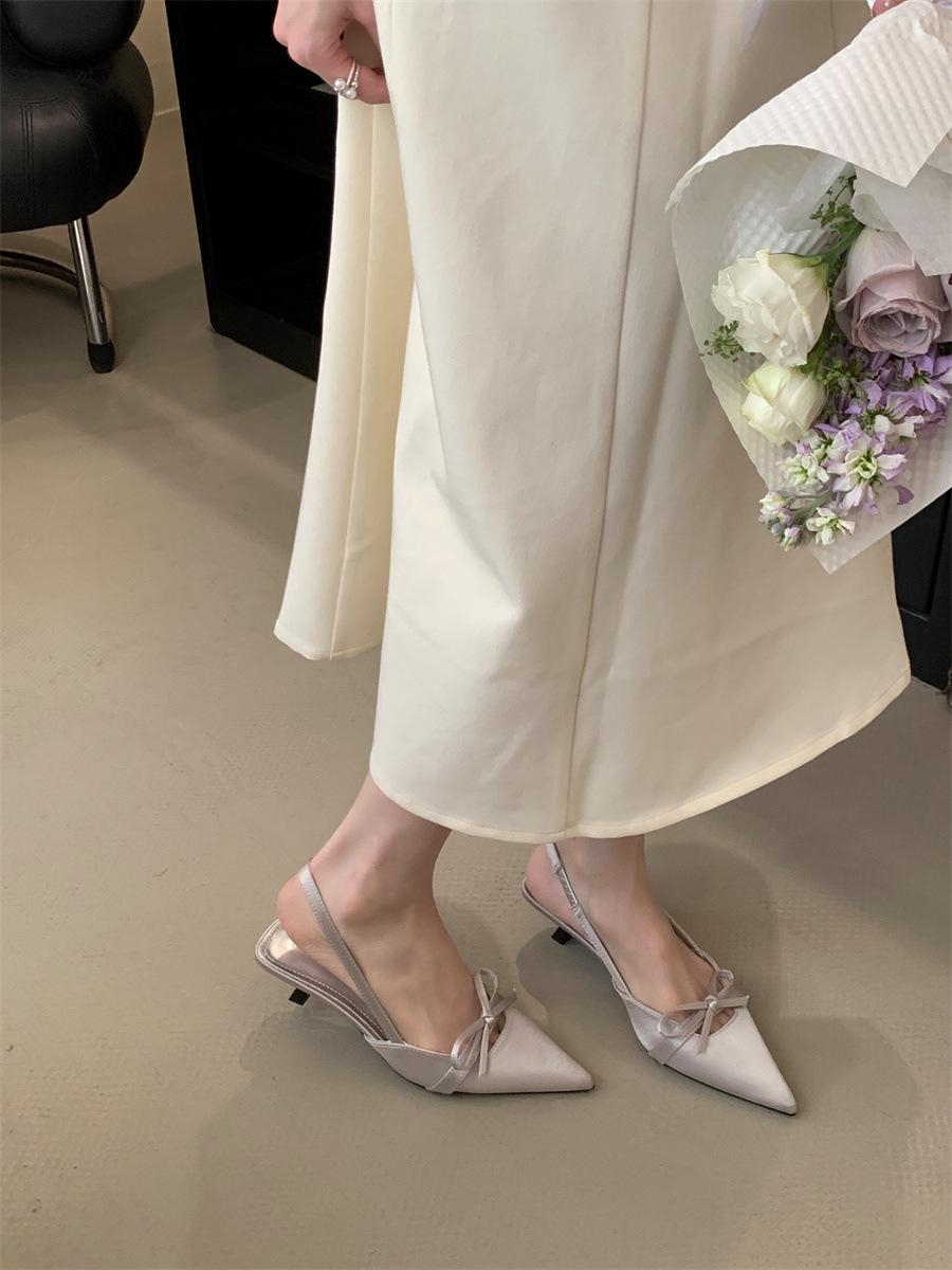 

2025 new summer wear fairy style beautiful temperament high heels women French bow thin heel bag head sandals women 39 серебряный