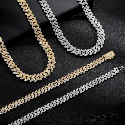 Un collier européen, américain, incrusté de zircon de cuivre 10mm12mm entièrement pavé de diamants fermoir à bascule chaîne cubaine design industrie lourde