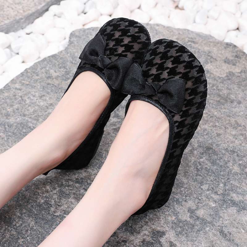 Summer sandals women's single shoes soft sole breathable lace shallow mouth versatile women's shoes comfortable flat bottom casual mother shoes mesh