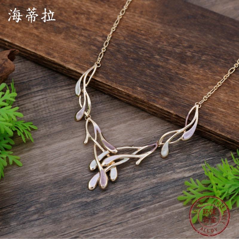 New enamel color hollow irregular petal necklace women's creative simple high-end flower necklace