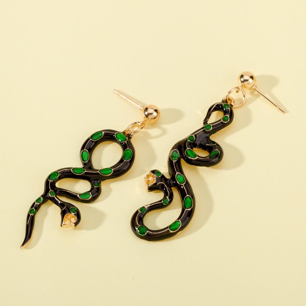 Fashionable Asymmetrical Snake Earrings Chic Modern Animal Design Jewelry