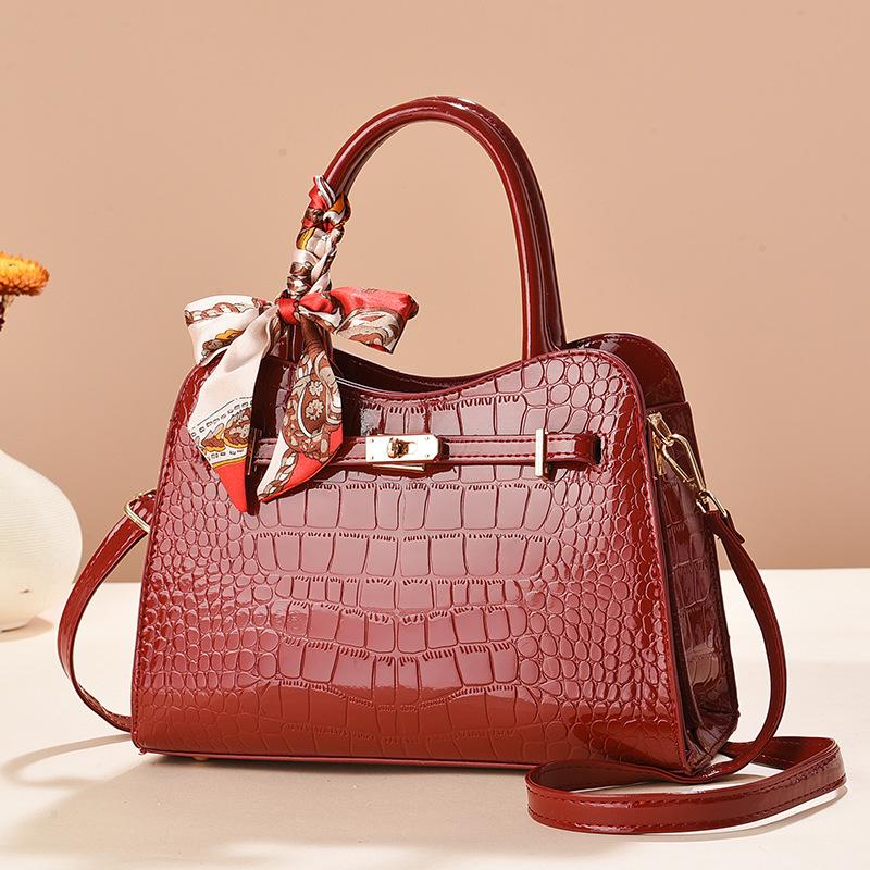 Textured Handbag New Fashion Versatile Fashion Messenger Bag Commuter Casual Women's Bag