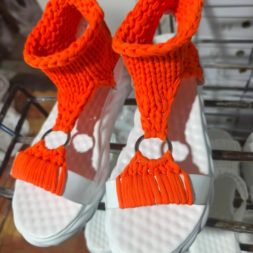 Damskie lekkie tkane kapcie na grubej podeszwie, codzienne dziergane sandały rzymskie z okrągłym noskiem dla kobiet, wygodne letnie obuwie