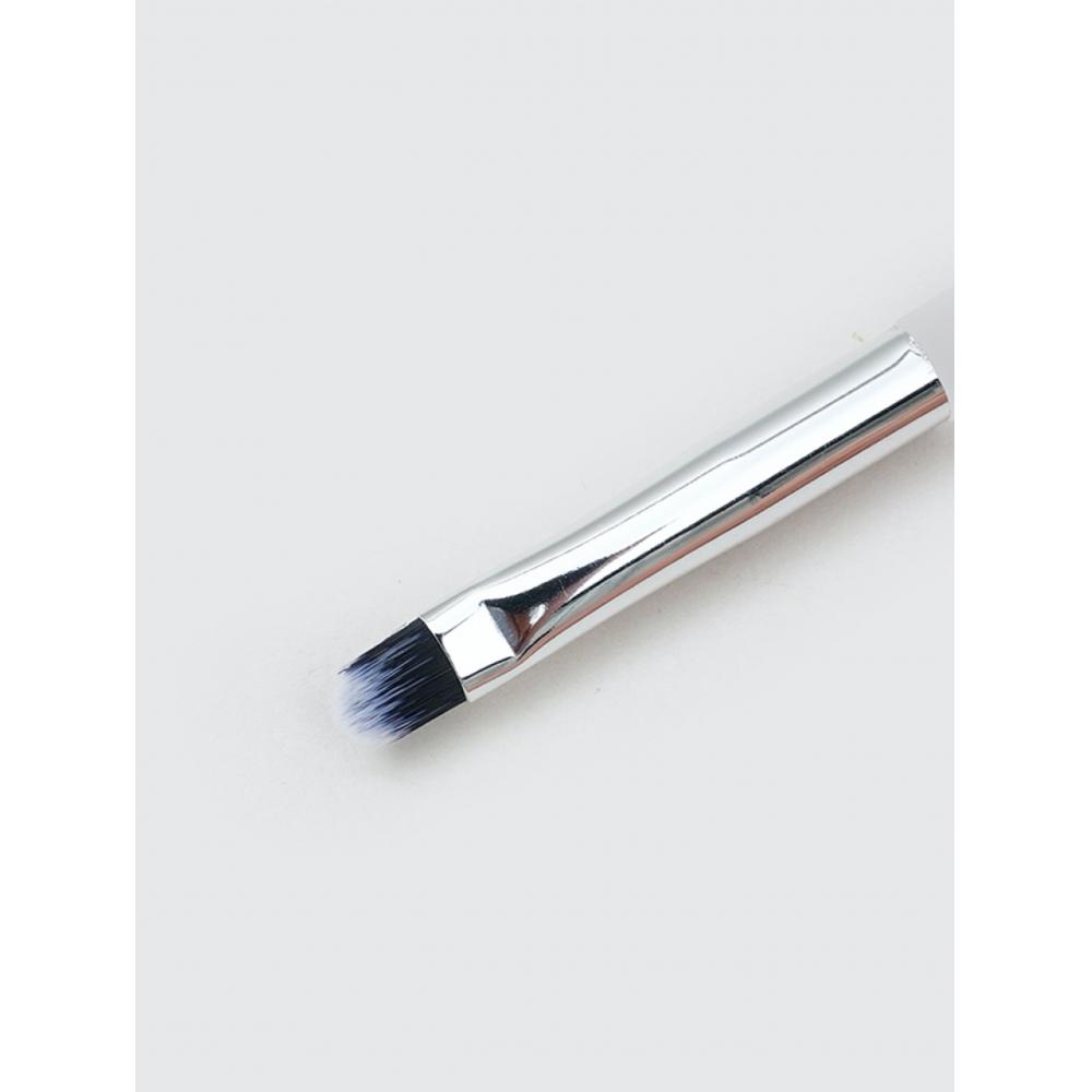 Daiso Clear Triangular Eyeshadow Brush