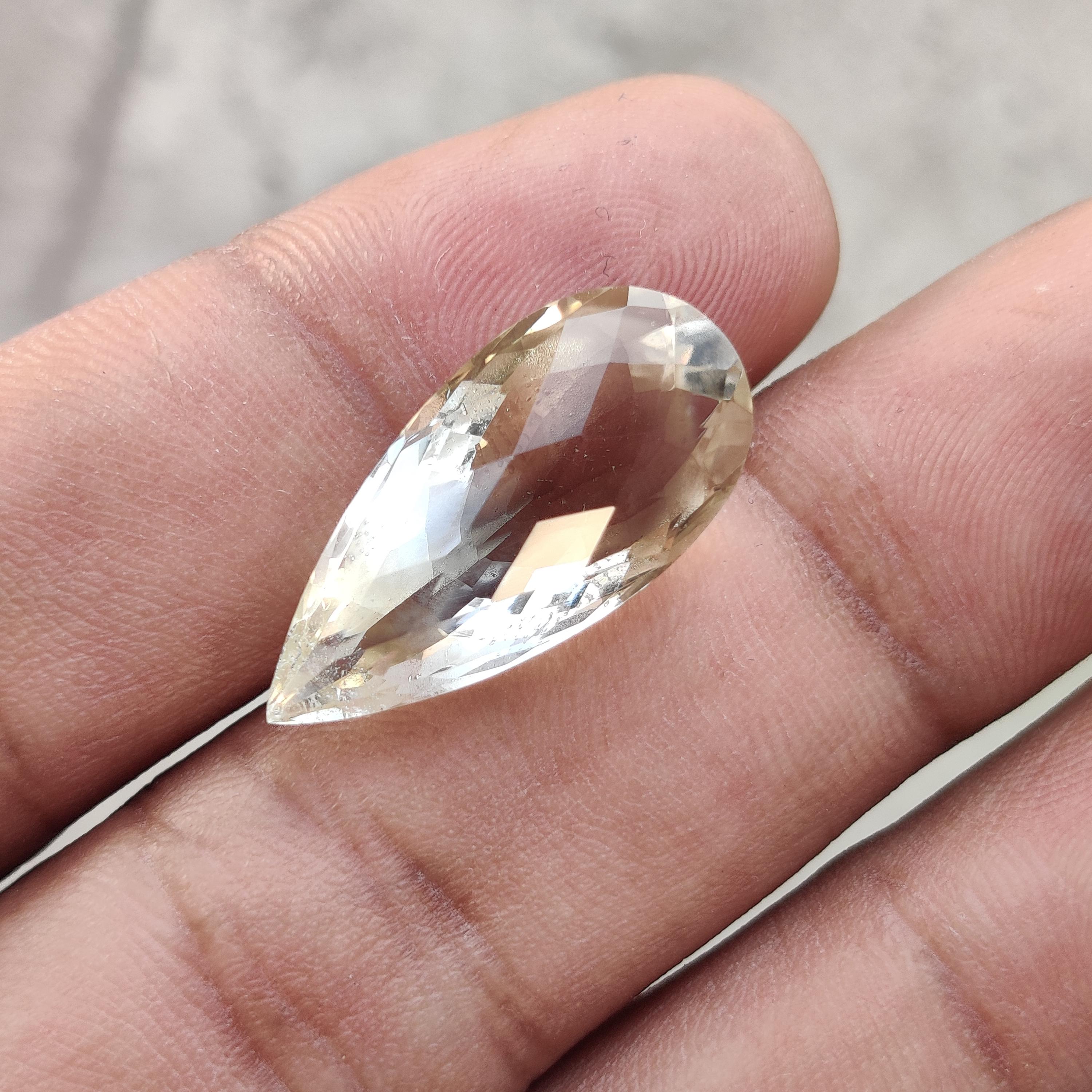 

Граненый цитрин в форме слезы : 25x13x9 мм Камень, 14,80 карата 14.80 Carat, 25x13x9 MM