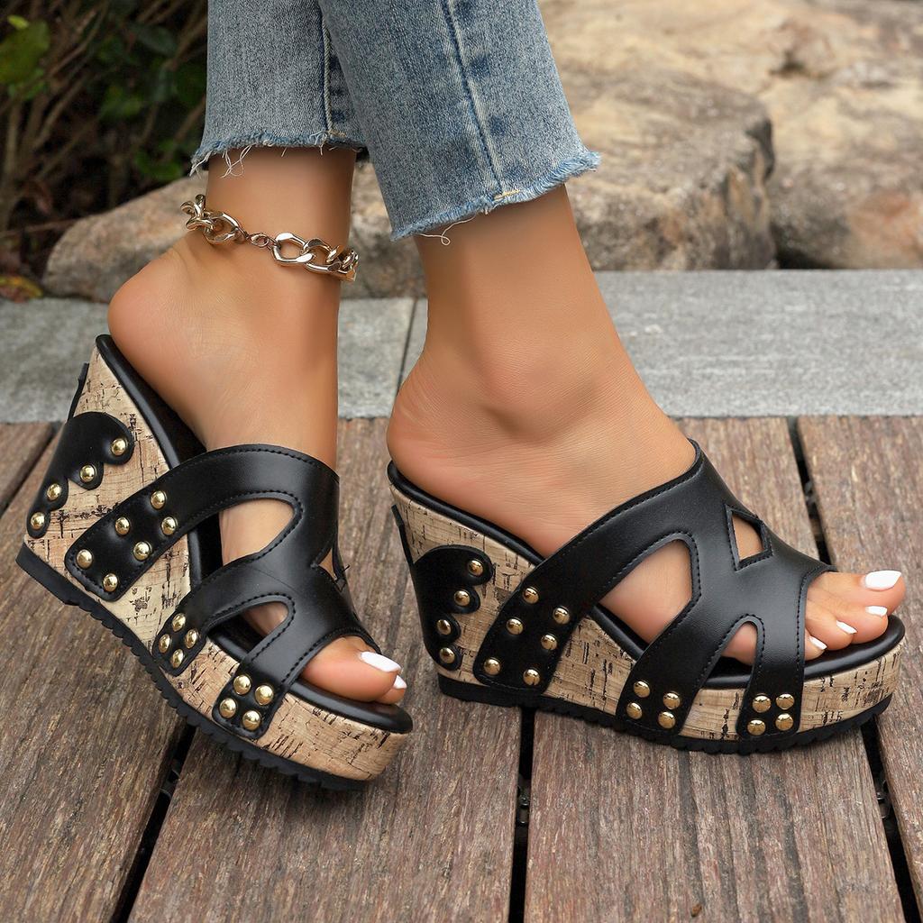 Spring and Summer Buckle Rivet Sandals Fish Mouth Wedge Heels Waterproof Platform Sandals Woman