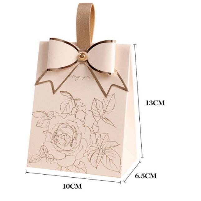 2026 Новая кремово-белая свадебная коробка для конфет Винтажный французский стиль Портативная Текстура бантов цвета шампанского Подарочная коробка для подарков